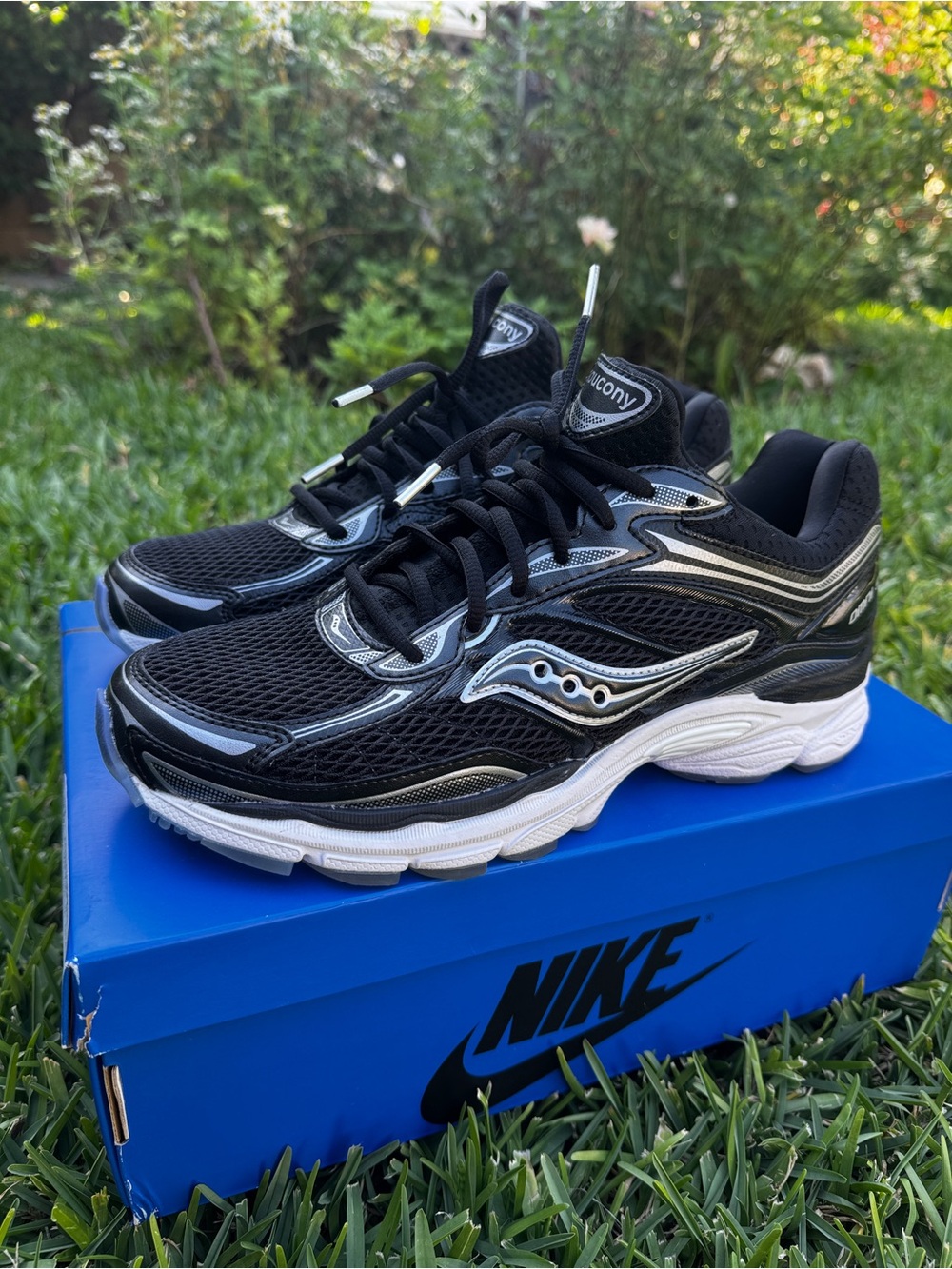 Saucony ProGrid Omni 9 socktop - black running shoes (M 10 / W 11.5)